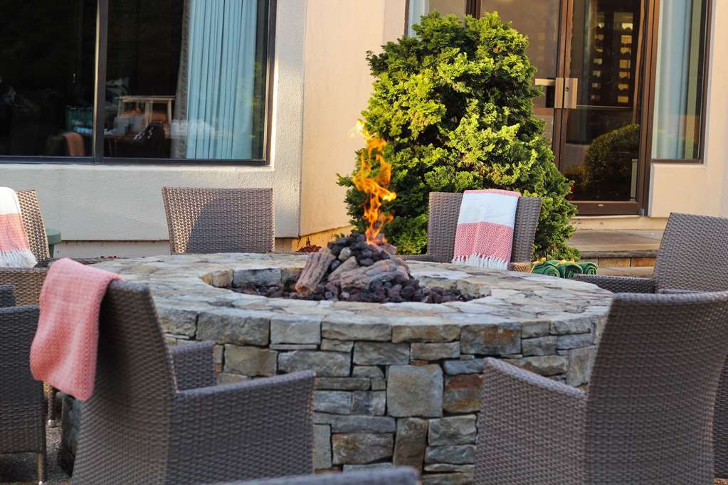 Doubletree By Hilton Hotel Boston - Bedford Glen Exterior foto